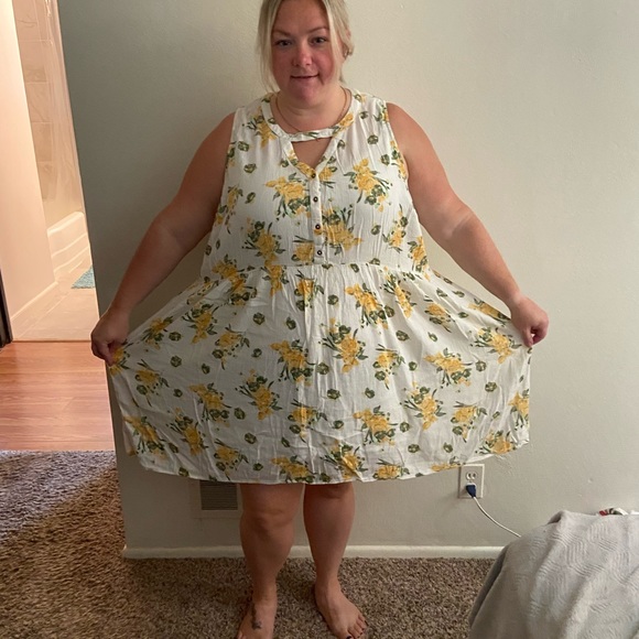 3X true craft white floral dress - Picture 2 of 6